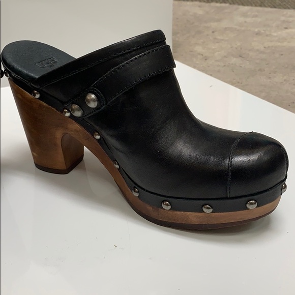 UGG Clogs - Picture 5 of 8